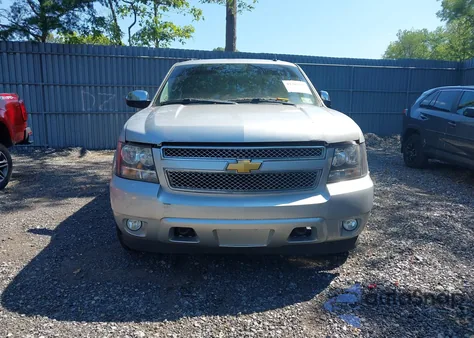 2013 Chevrolet Suburban 1500 Lt from USA, damaged, VIN 1GNSKJE7XDR103661